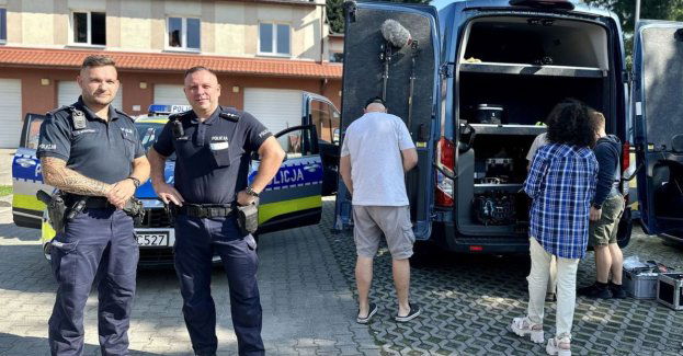 Dzielnicowi z powiatu puckiego zagrali w dokumentalnym serialu "Policjanci" emitowanym w Polsat Play