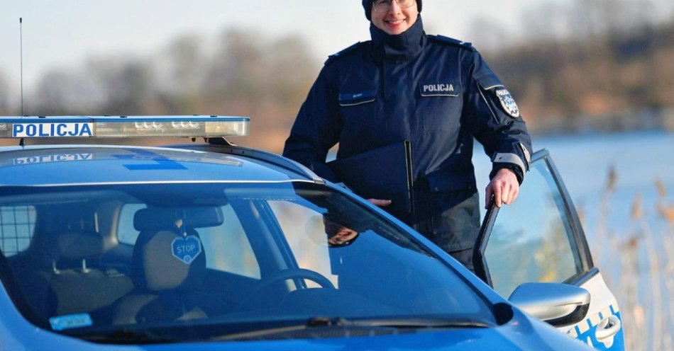 zdjęcie: Podziękowania dla dzielnicowego Damiana Szymaniaka w Skierniewicach / fot. KMP w Skierniewicach