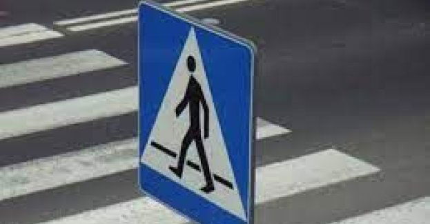 Niebezpieczna i kosztowna chwila nieuwagi na przejściu dla pieszych