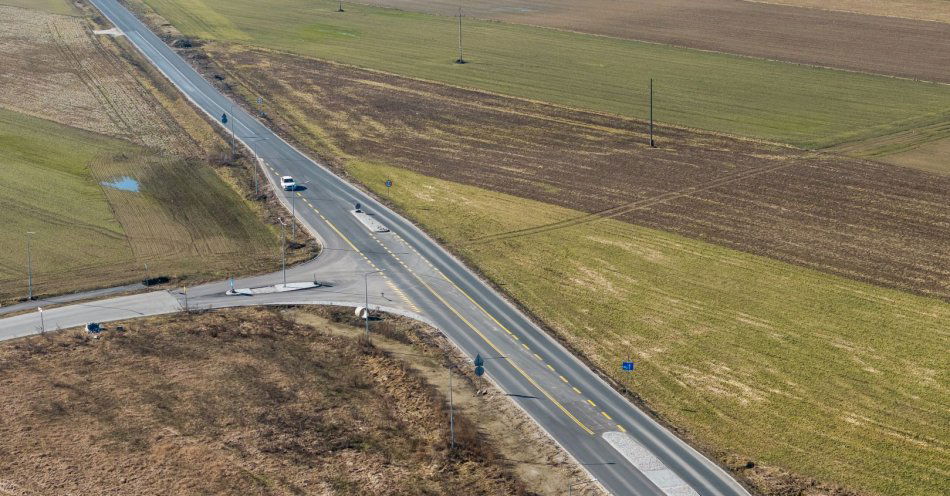zdjęcie: Nowa ścieżka dla pieszych i rowerzystów w powiecie włocławskim / fot. Szymon Zdziebło/tarantoga dla UMWKP