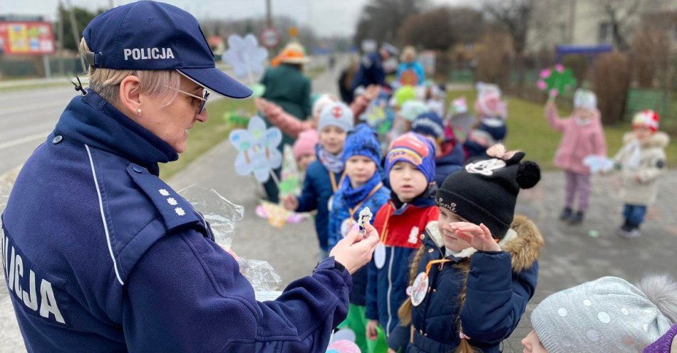 zdjęcie: W pierwszy dzień wiosny edukowali kierujących / fot. KPP Świdnik