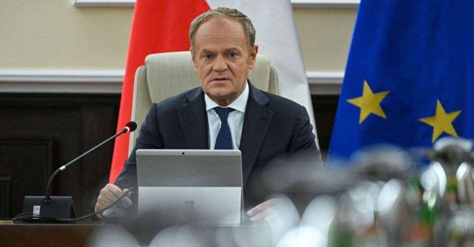 zdjęcie: Premier: mam nadzieję, że nikomu nie przyjdzie do głowy wetować projekt ustawy o prawach ucznia / Warszawa, 08.04.2026. Premier Donald Tusk na posiedzeniu rządu w KPRM w Warszawie, 8 bm. Na posiedzeniu ministrowie zajmą się m.in. nowelą ustawy o prawach i obowiązkach ucznia, której przepisy mają gwarantować uczniom ustawowe prawo do kształtowania własnego wyglądu. Projekt zakłada też powołanie na czteroletnią kadencję Krajowego Rzecznika Praw Uczniowskich. (mr) PAP/Piotr Nowak
