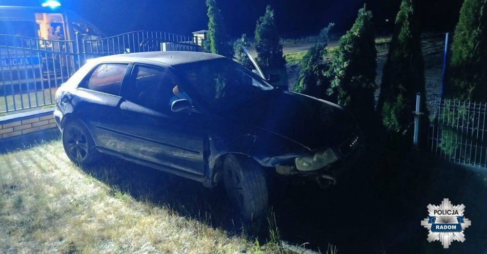 zdjęcie: Nieodpowiedzialni kierowcy - jeden po alkoholu przewoził dzieci, drugi wjechał w ogrodzenie / fot. KMP w Radomiu