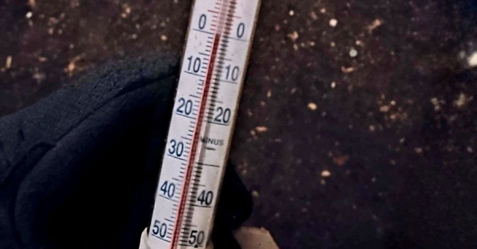 zdjęcie: Policjanci uratowali życie wychłodzonemu mężczyźnie / fot. KPP Wysokie Mazowieckie