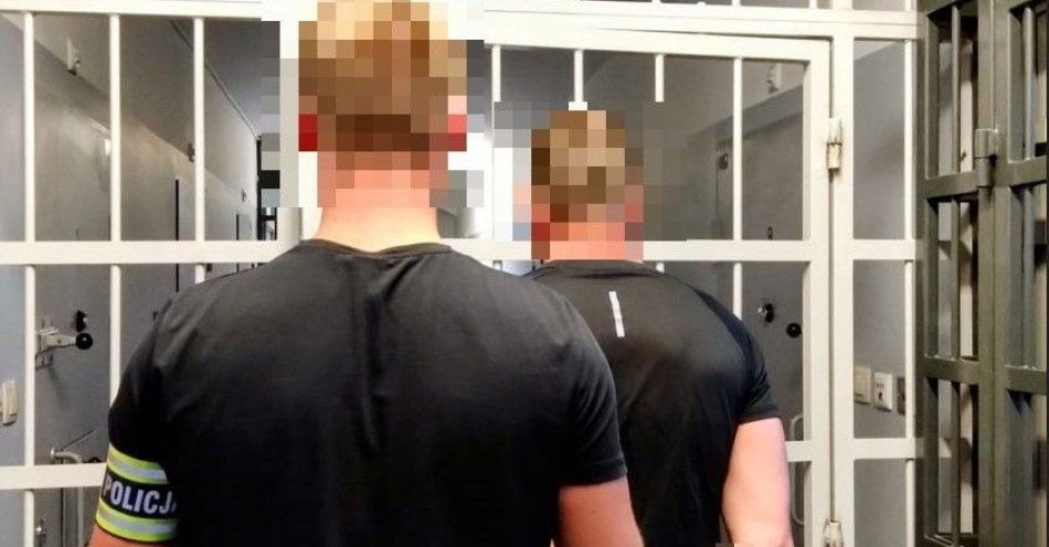 zdjęcie: Zatrzymani na gorącym uczynku - kradli paczki z towarem Amazona / fot. KPP w Kłodzku