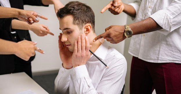 Spotkanie towarzyskie zakończyło się pobiciem oraz zabraniem i zdemolowaniem samochodu. Dwaj mężczyźni usłyszeli zarzuty