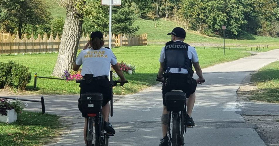 zdjęcie: Rowerowy patrol policji i straży miejskiej / fot. KPP Inowrocław