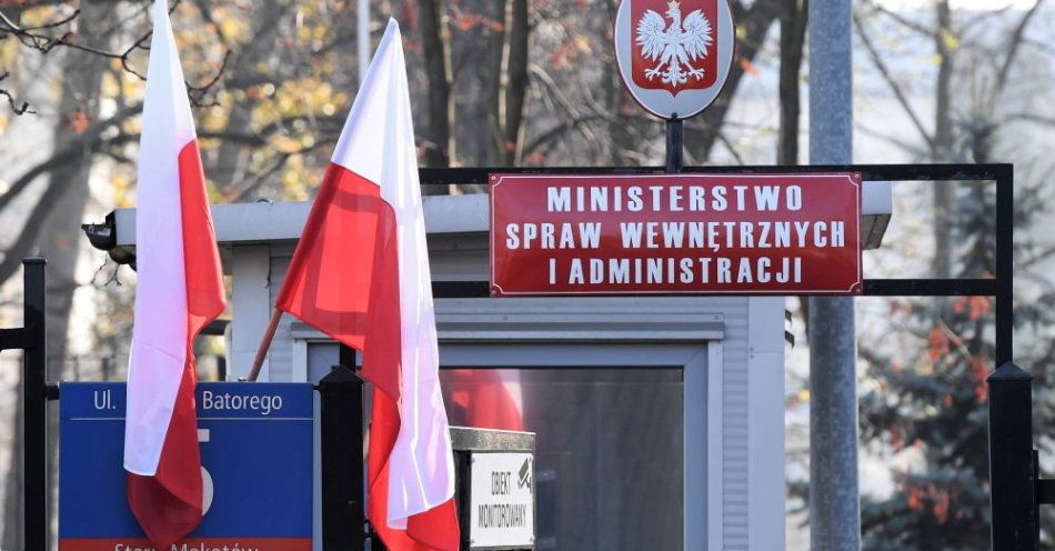zdjęcie: MSWiA podzieliło 13 mld zł między służby mundurowe / fot. PAP