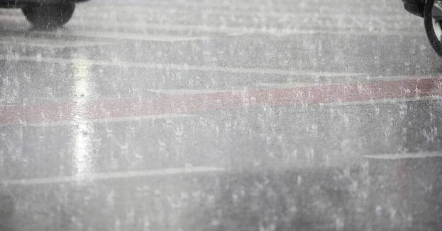 Załamanie pogody i intensywne opady deszczu; IMGW wydał ostrzeżenia