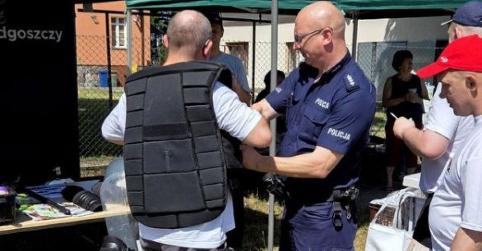 zdjęcie: Olimpiada Sportowa Środowiskowych Domów Samopomocy z udziałem bydgoskich policjantów / fot. KWP w Bydgoszczy