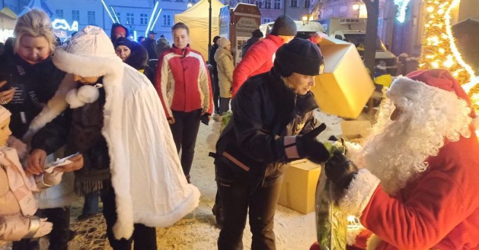 zdjęcie: Zostań z Nami Świętym Mikołajem / fot. KMP w Jeleniej Górze