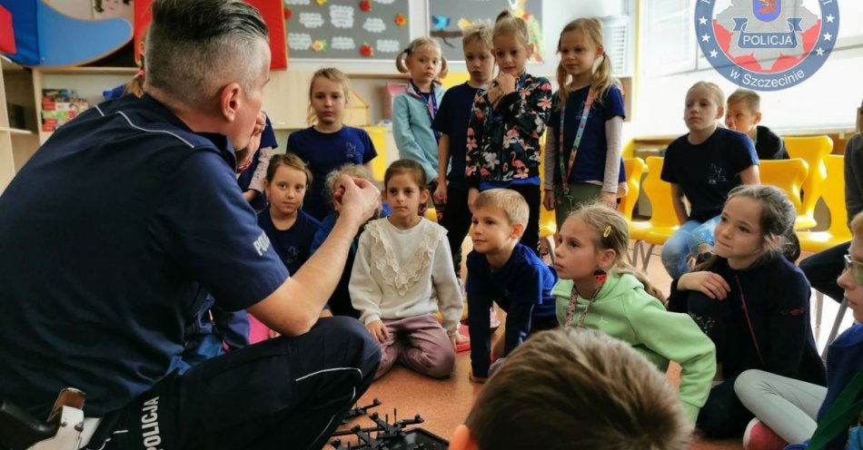 zdjęcie: O bezpiecznym zachowaniu na drodze ze szczecińską „drogówką” / fot. KMP w Szczecinie