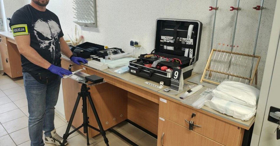 zdjęcie: Młodzi przedsiębiorcy poznali ofertę służby w policji / fot. KMP w Krośnie