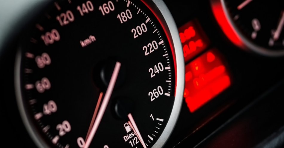 zdjęcie: Przekroczył prędkość o 91 km/h w  terenie zabudowanym / pixabay/1249610