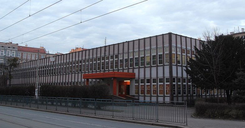 zdjęcie: Międzynarodowa edukacja w Szkole Podstawowej 108 / Pnapora /CC BY-SA 3.0)/https://creativecommons.org/licenses/by-sa/3.0/