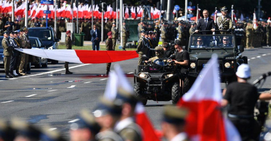 zdjęcie: Defilada z okazji Święta Wojska Polskiego / fot. PAP