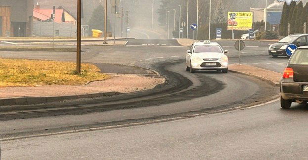 Ciężarówka rozsypała węgiel na ulicach Mysłowic