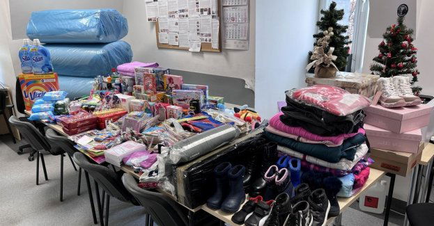 Policyjni wywiadowcy w roli Świętego Mikołaja