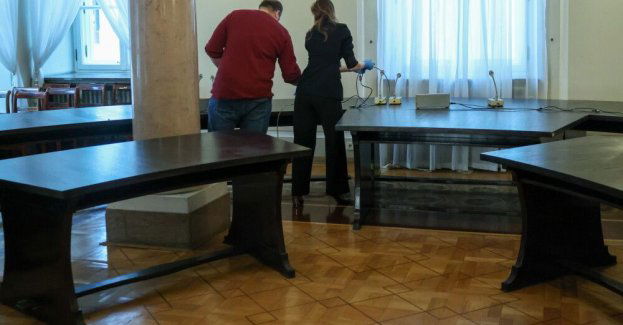 Sondaż dla „Rz”: ponad połowa Polaków pozytywnie ocenia decyzję o przeniesieniu okrągłego stołu