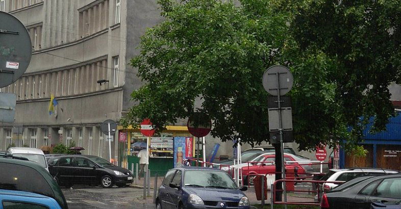 zdjęcie: Informacje Wydziału Planowania Przestrzennego i Urbanistyki / fot. Autorstwa myself (User:Piotrus) - Fotografia własna, CC BY-SA 3.0, https://commons.wikimedia.org/w/index.php?curid=3229862