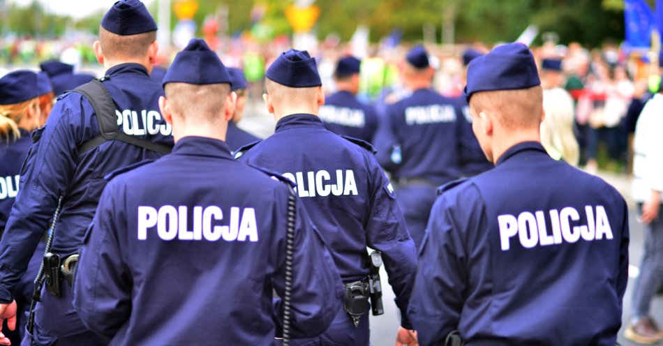 zdjęcie: Trwa obława za sprawcą strzelaniny, ściągnięte siły z całego kraju / v35078328