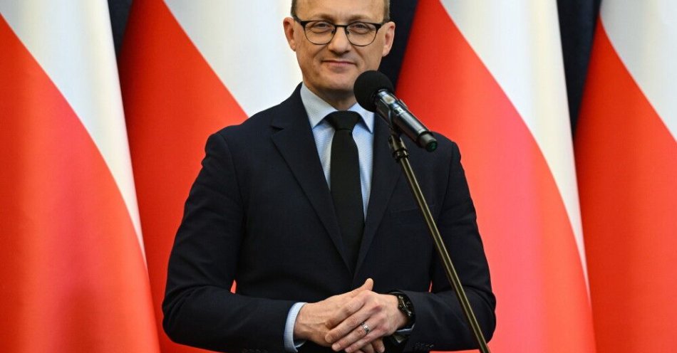 zdjęcie: Leśkiewicz: prezydent zaprosił przedstawicieli klubów i kół parlamentarnych na 29 stycznia / Warszawa, 09.01.2026. Rzecznik prezydenta RP Rafał Leśkiewicz na briefingu prasowym w Pałacu Prezydenckim w Warszawie, 9 bm. Rafał Leśkiewicz podsumował poświęcone kwestiom bezpieczeństwa spotkanie prezydenta Karola Nawrockiego z premierem Donaldem Tuskiem. (amb) PAP/Radek Pietruszka ***Do tego materiału zdjęciowego dostępna jest również depesza w systemie CSI, pt.: Leśkiewicz: prezydent i premier w kwestiach dotyczących bezpieczeństwa mają takie samo zdanie i potwierdzili je podczas piątkowego 