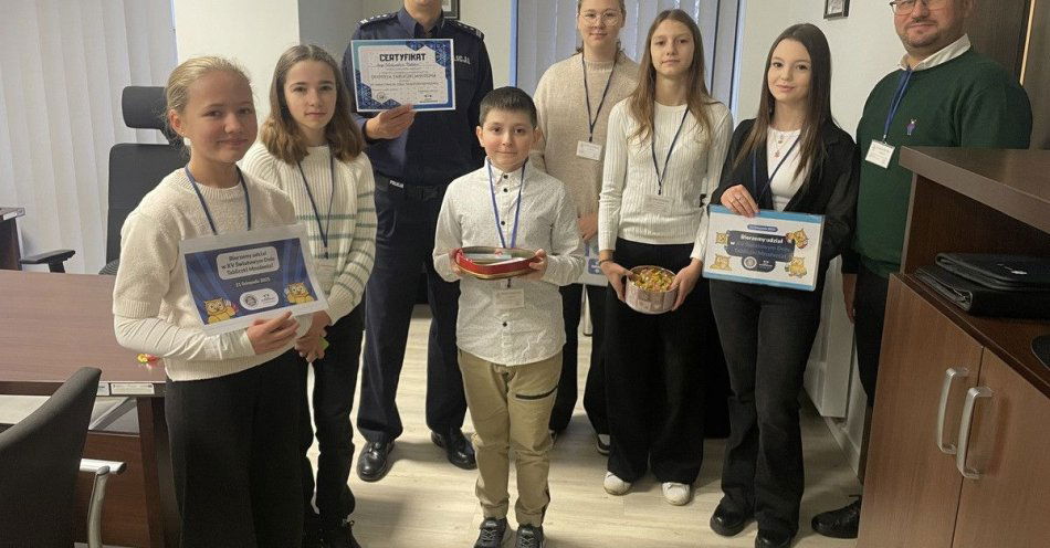 zdjęcie: Policjanci ze Stargardu zdali egzamin z tabliczki mnożenia / fot. KPP w Stargardzie