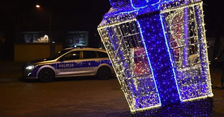 zdjęcie: Bezpieczne święta: najważniejsze zasady na drodze i w domu / fot. KPP Jarocin