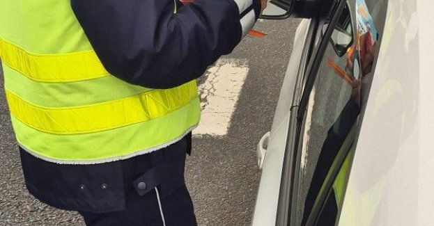 Mikołajki z pomorską drogówką. Kierowcy nagradzani za kulturę jazdy