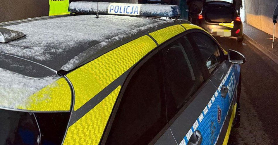 zdjęcie: Pijany kierowca traktora spowodował kolizję pod wiaduktem / fot. KPP w Bartoszycach