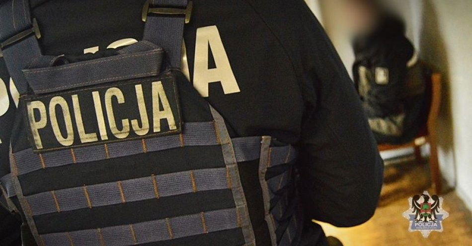 zdjęcie: Trafi za kraty więzienia za przestępstwo narkotykowe, ale policjanci znaleźli przy nim kolejne porcje marihuany / fot. KMP w Wałbrzychu