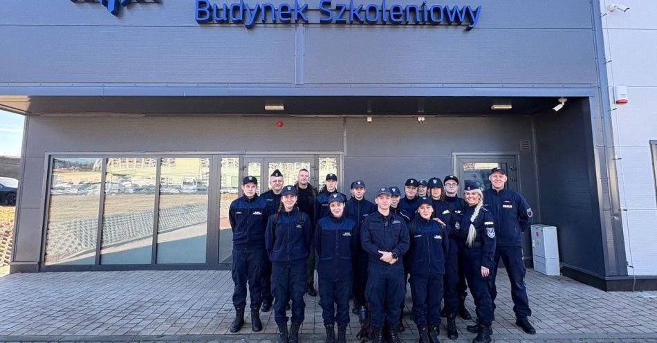 zdjęcie: Uczniowie klas mundurowych ćwiczyli w Centrum Szkolenia Policji / fot. KPP w Policach