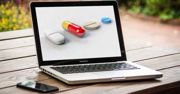 NFZ ostrzega przed fałszywymi komunikatami o bonach lekowych lub kartach podarunkowych do aptek