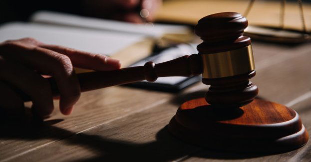 Cztery lata więzienia za napad na konwojenta i kradzież ponad 2,8 mln zł