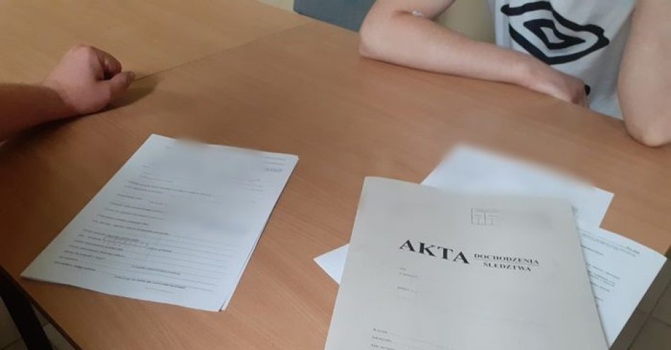 zdjęcie: Policjanci z pierwszego komisariatu zatrzymali złodzieja perfum - grozi mu do 5 lat więzienia / fot. KMP w Wałbrzychu