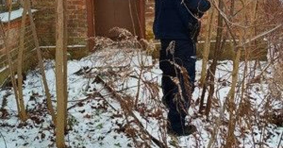 zdjęcie: Jeden telefon może uratować życie bezdomnego / fot. KPP w Ciechanowie