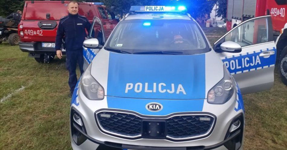 zdjęcie: Policjanci na Moto Pikniku w Ożarowie / fot. KPP Opatów