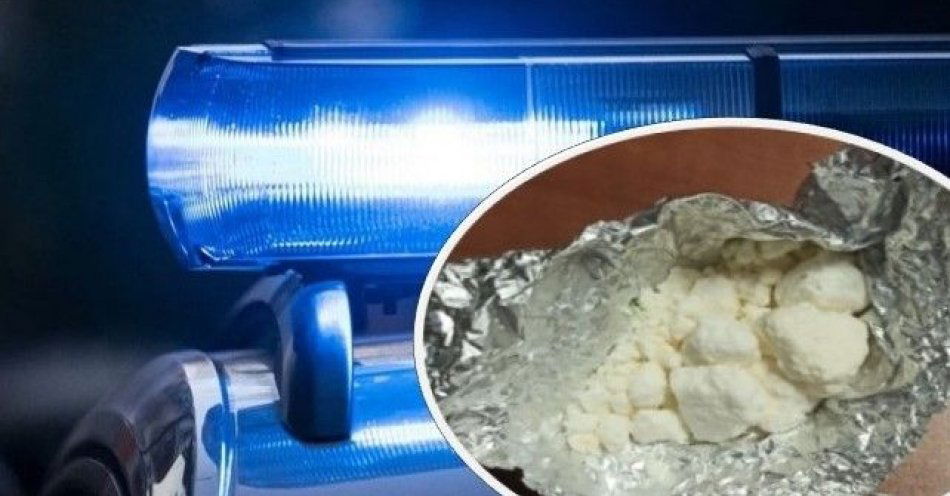zdjęcie: Miał przy sobie narkotyki. Wpadł bo spożywał alkohol w miejscu niedozwolonym / fot. KPP w Pułtusku