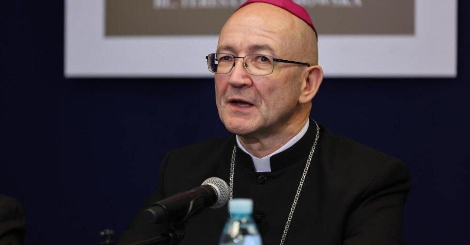 zdjęcie: Jestem zdruzgotany, że jeden z moich księży zamordował człowieka / fot. PAP