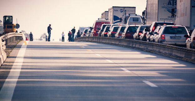 Po wypadku na dk 10 w Emilianowie obowiązuje ruch wahadłowy