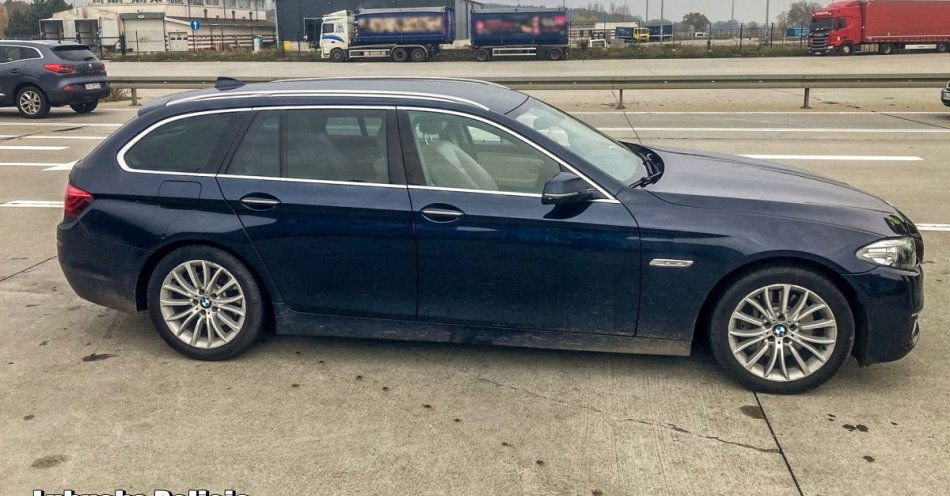 zdjęcie: Odzyskano skradzione BMW przy byłym przejściu granicznym / fot. KPP Krosno Odrzańskie