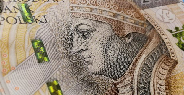 Blisko 200 tys. zł straciła 70-latka oszukana  przez przestępców