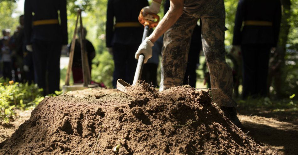 zdjęcie: IPN odnalazł zamaskowane mogiły; być może to żołnierze 