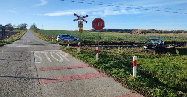 Zignorował znak „STOP”, spowodował wypadek wjeżdżając w pociąg