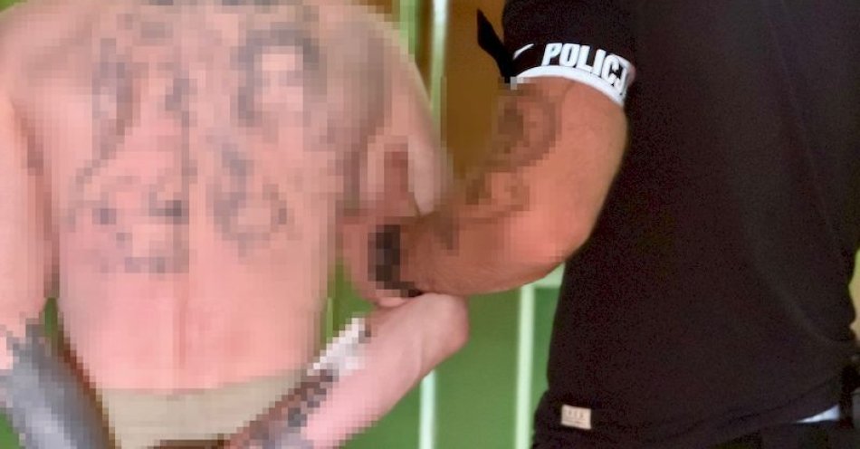 zdjęcie: Policjanci zatrzymali dwie osoby w związku ze śmiercią mężczyzny / fot. KMP w Słupsku
