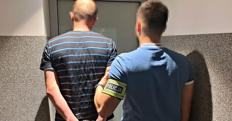 zdjęcie: Miał grozić śmiercią ratownikom medycznym, został zatrzymany / fot. KMP w Toruniu
