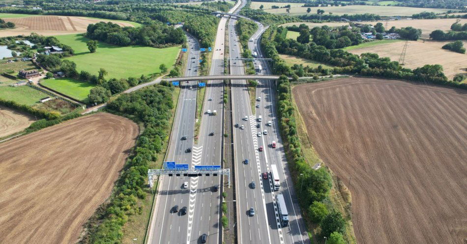 zdjęcie: Po wypadku zablokowana A1 w kierunku Katowic; zalecany objazd przez A2 / v11673119