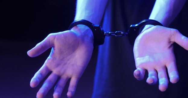 Zatrzymano 26 osób z grupy przestępczej handlującej narkotykami; 12 osób w areszcie