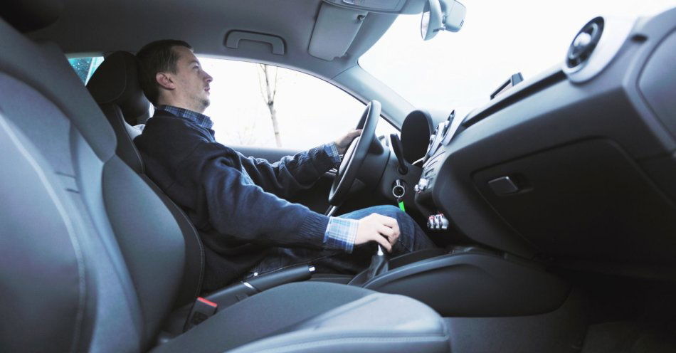zdjęcie: Jechał z prędkością blisko 160 km/h - został zatrzymany przez średzką drogówkę / v10990612