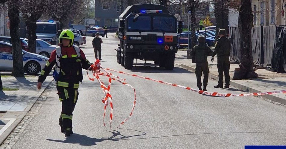 zdjęcie: Zabezpieczali miejsce znalezienia niewybuchów oraz ewakuowali 210 osób / fot. KMP w Olsztynie